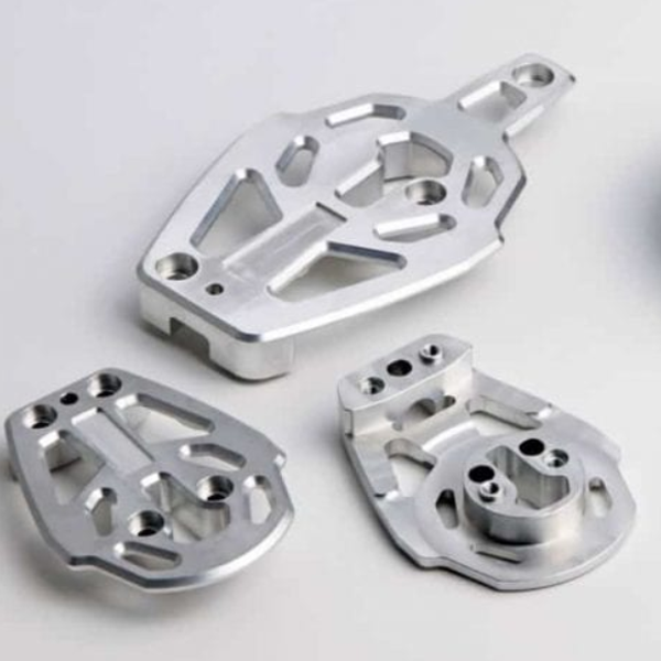 M&aacute;y tiện CNC v&agrave; M&aacute;y phay CNC: Quy tr&igrave;nh gia c&ocirc;ng n&agrave;o ph&ugrave; hợp với sản phẩm của bạn?
